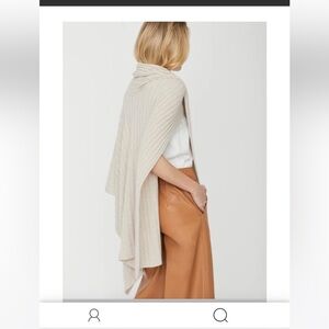 Brochu Walker Olsen wrap, one size, NWT